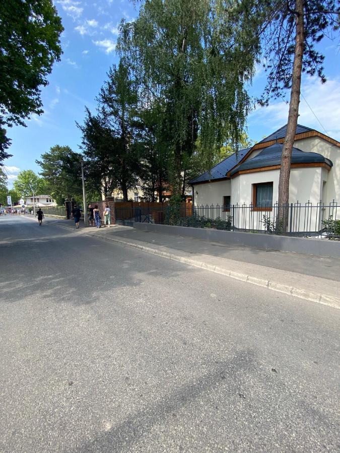 Гостьовий будинок Karinthy Haz Шіофок Екстер'єр фото