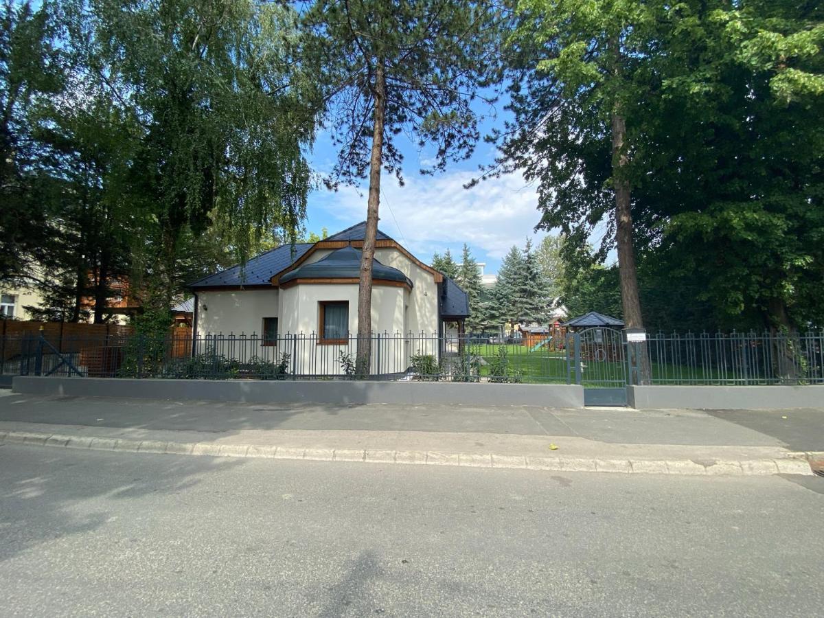 Гостьовий будинок Karinthy Haz Шіофок Екстер'єр фото